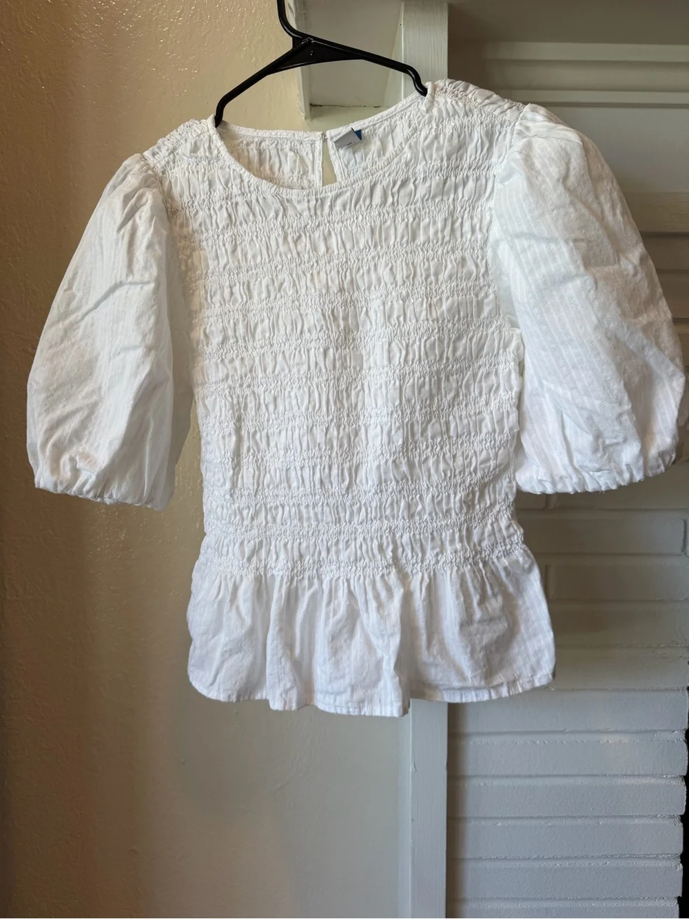 Old Navy White Smocked Peplum Puff Sleeve Blouse Size Small Tall